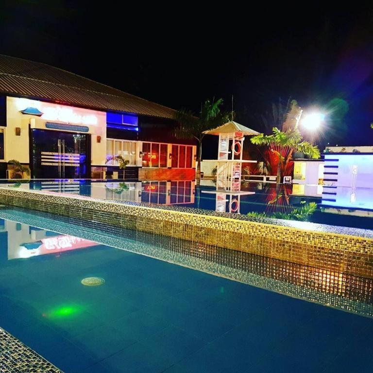 Hotel Dian Aparri מראה חיצוני תמונה